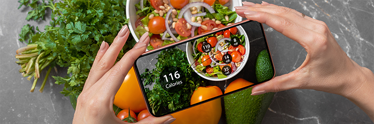 Does Noom Work? We Asked 7 Dietitians